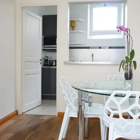 Elegant Saint Germain Apartment *