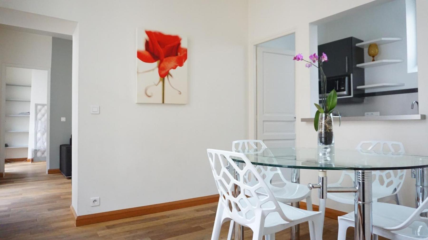 Elegant Saint Germain *